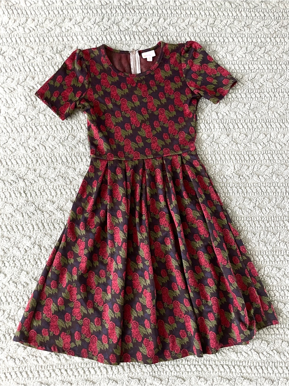 Lularoe Amelia Dress | Size XS | Rose floral pattern